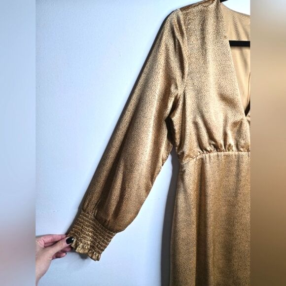 Francesca's Collections Mi Ami Satin Longsleeve Mini Dress Animal Print Size M - Picture 4 of 10